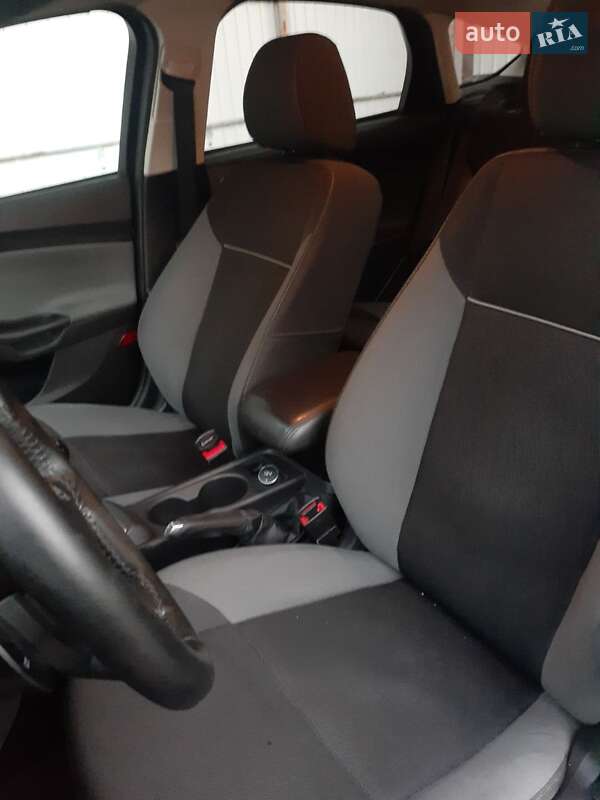 Хэтчбек Ford Focus 2014 в Днепре