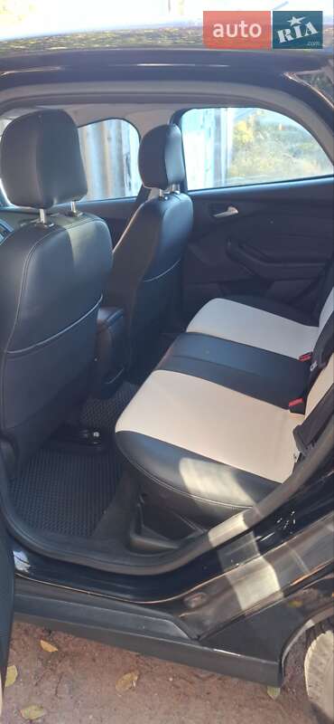 Хэтчбек Ford Focus 2016 в Полтаве