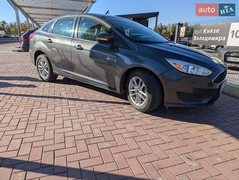 Седан Ford Focus 2015 в Шепетівці