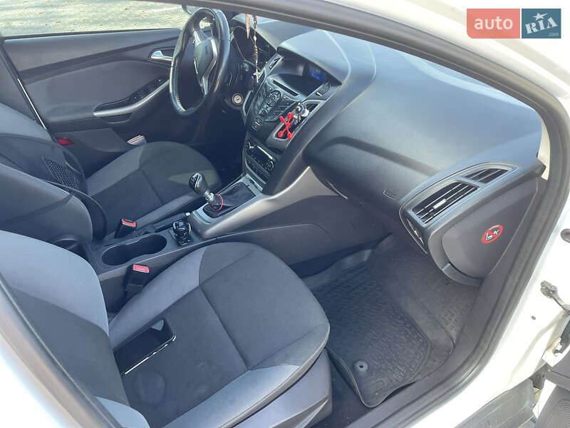 Хэтчбек Ford Focus 2011 в Городке