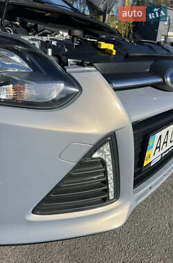Хэтчбек Ford Focus 2013 в 