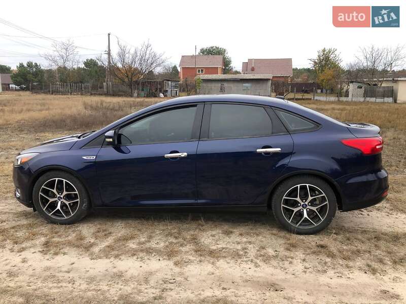 Седан Ford Focus 2017 в Киеве