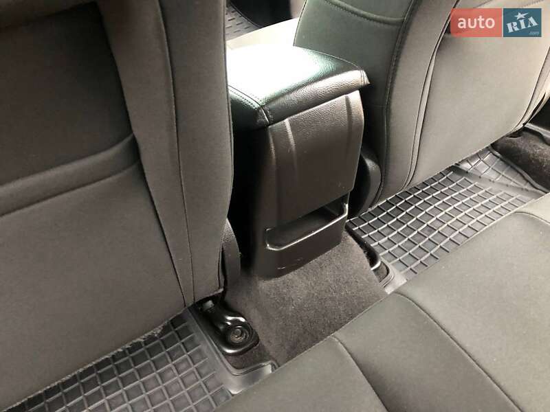 Седан Ford Focus 2017 в Киеве