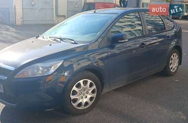 Хэтчбек Ford Focus 2011 в 