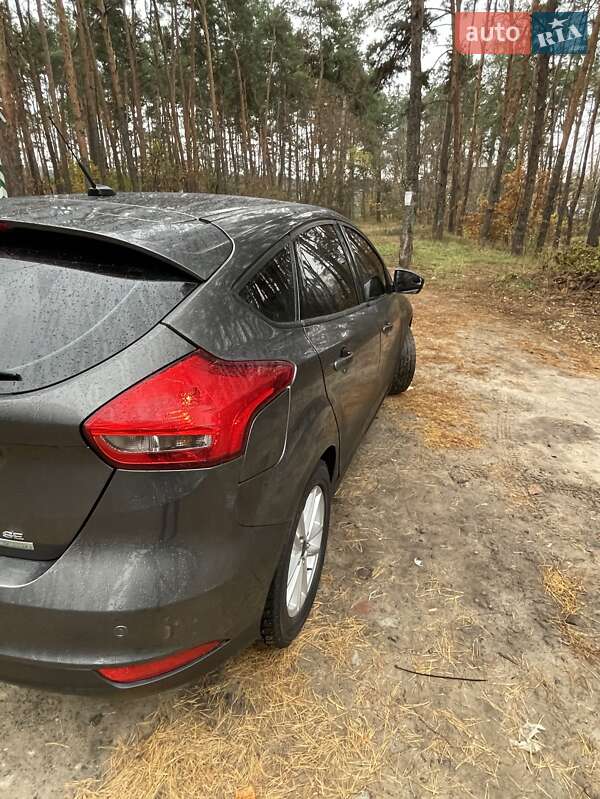 Хэтчбек Ford Focus 2015 в Киеве