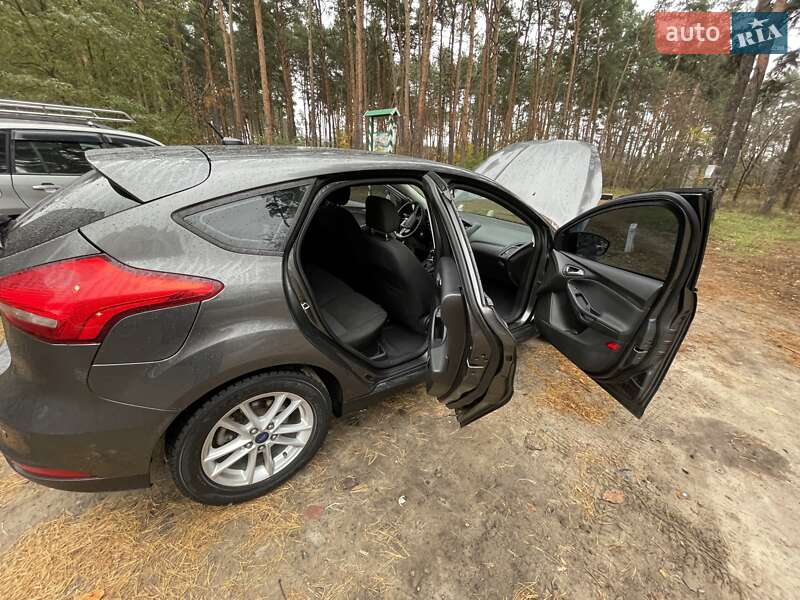 Хэтчбек Ford Focus 2015 в Киеве