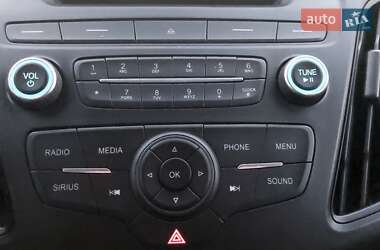 Седан Ford Focus 2015 в 
