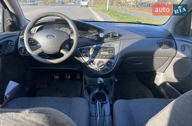 Седан Ford Focus 2003 в 
