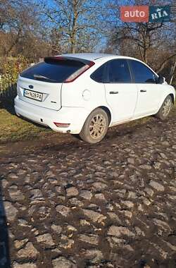 Хэтчбек Ford Focus 2010 в Полонном