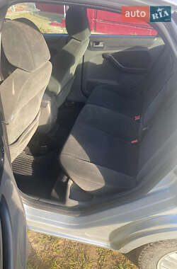 Седан Ford Focus 2005 в Черновцах