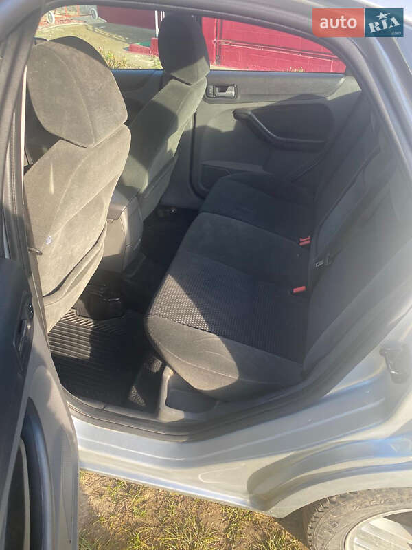 Седан Ford Focus 2005 в Черновцах