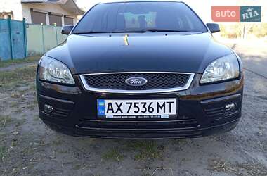 Седан Ford Focus 2006 в Краснограде