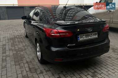 Седан Ford Focus 2015 в 