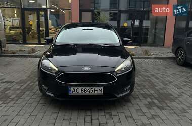 Седан Ford Focus 2015 в 