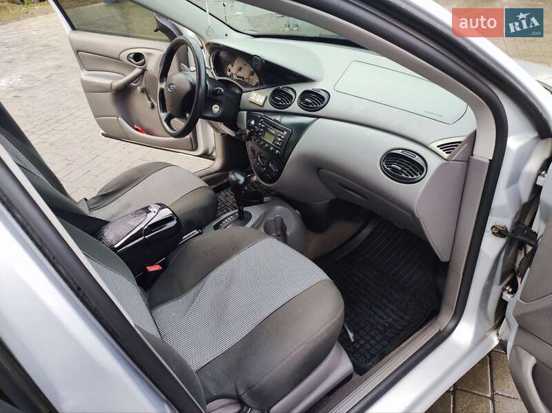 Седан Ford Focus 2003 в Долине