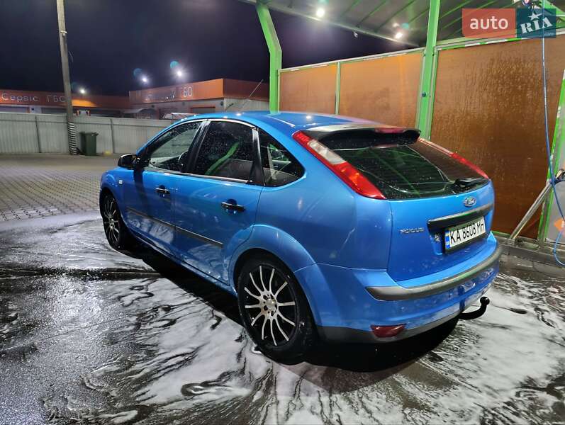 Хэтчбек Ford Focus 2005 в Киеве