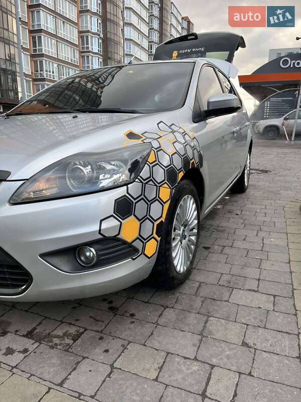 Хэтчбек Ford Focus 2010 в Львове