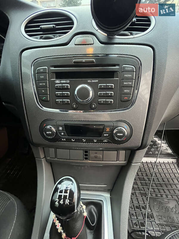 Хэтчбек Ford Focus 2010 в Львове