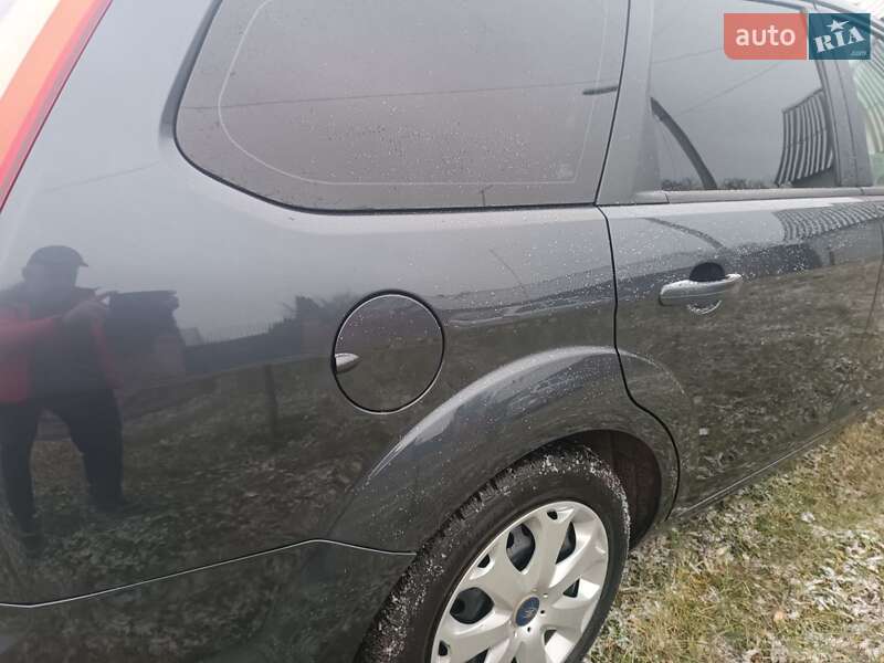 Универсал Ford Focus 2008 в Нововолынске