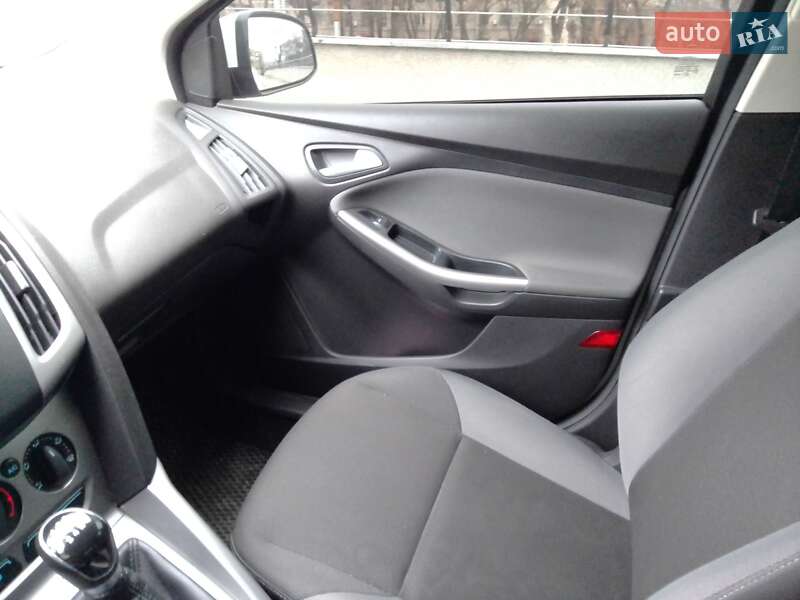 Хэтчбек Ford Focus 2013 в Днепре