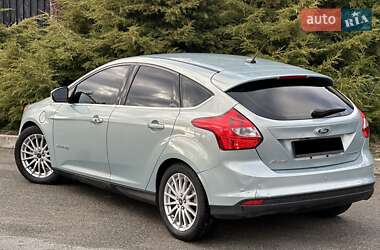 Хэтчбек Ford Focus 2014 в 