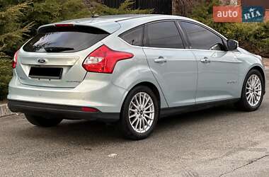Хэтчбек Ford Focus 2014 в 