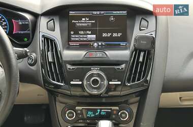 Хэтчбек Ford Focus 2014 в 