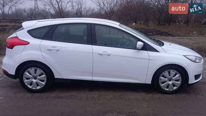 Хэтчбек Ford Focus 2017 в Днепре