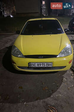 Хэтчбек Ford Focus 2000 в Южноукраинске