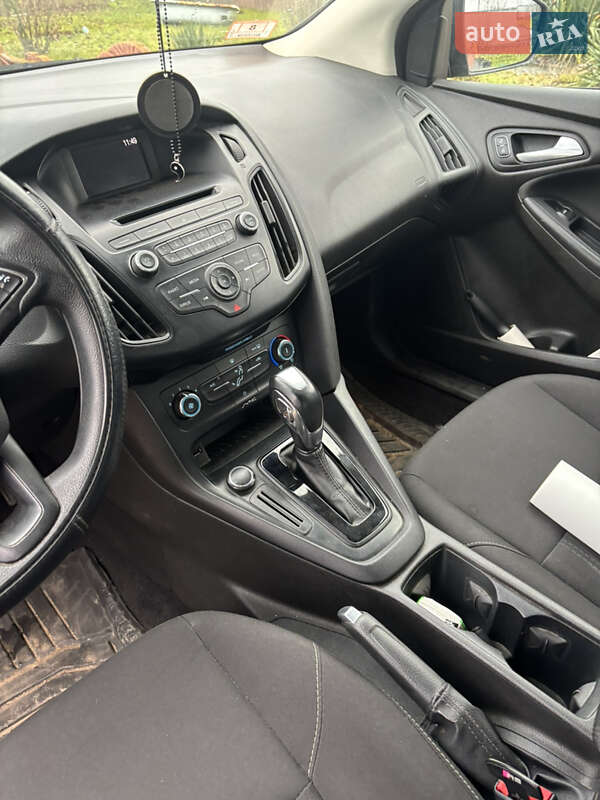 Хэтчбек Ford Focus 2016 в Кривом Озере фото 3 Хэтчбек Ford Focus 2016 в Кривом Озере