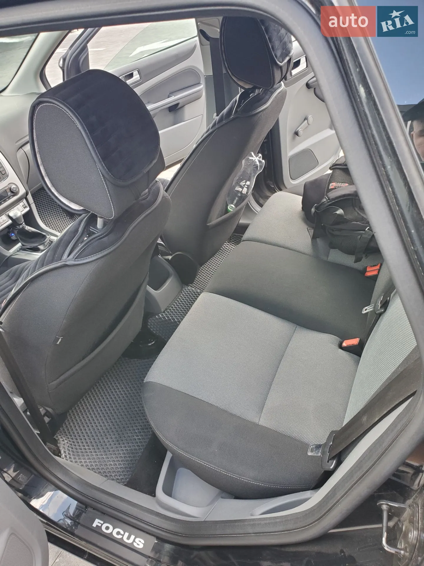 2010 Ford Focus - мініатюра 18