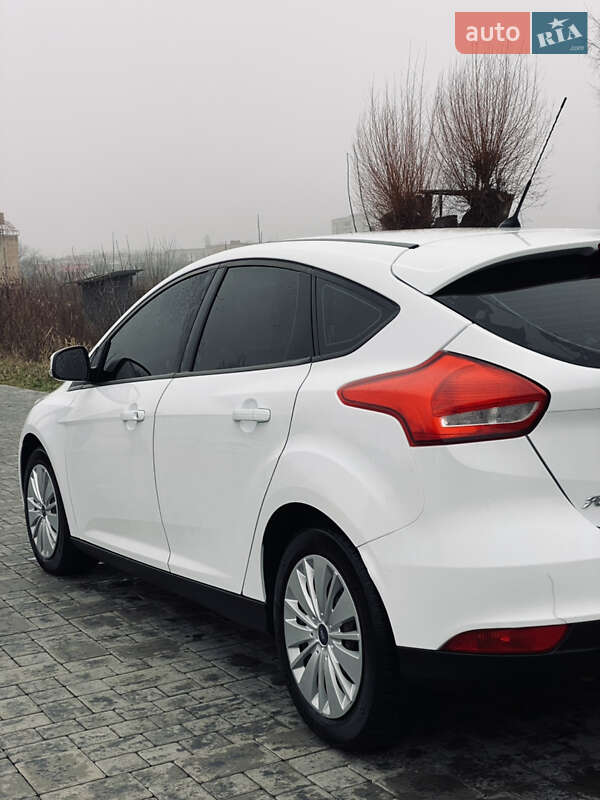 Седан Ford Focus 2015 в Здолбунове