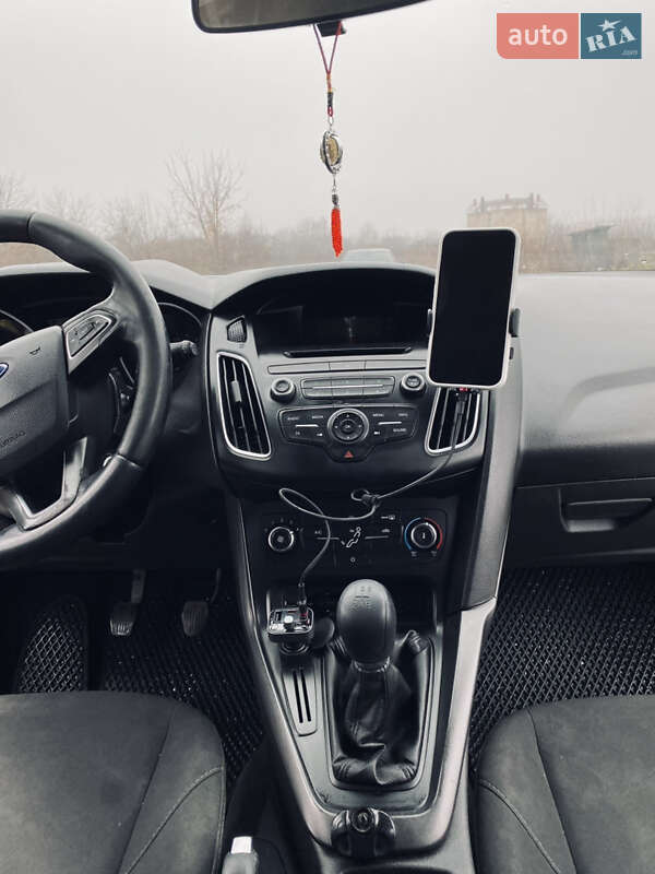 Седан Ford Focus 2015 в Здолбунове