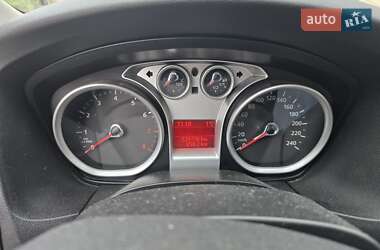 Седан Ford Focus 2010 в 