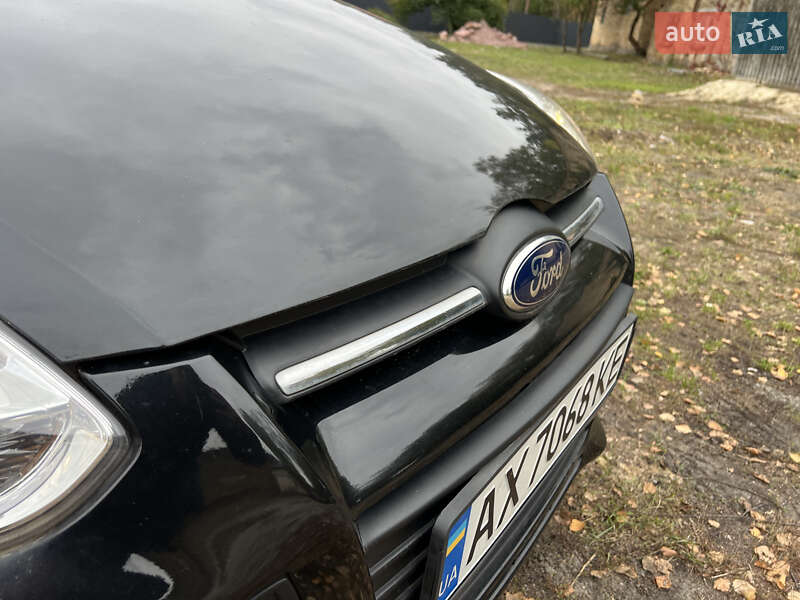 Хэтчбек Ford Focus 2014 в Киеве