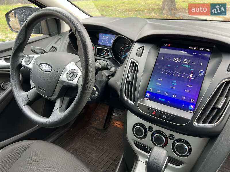 Хэтчбек Ford Focus 2014 в Киеве