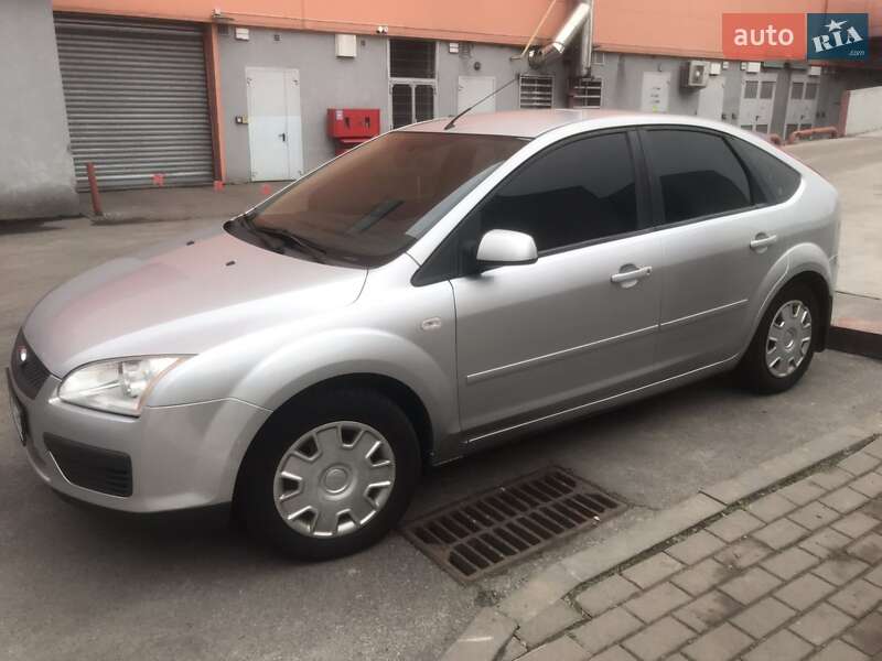 Хэтчбек Ford Focus 2007 в 