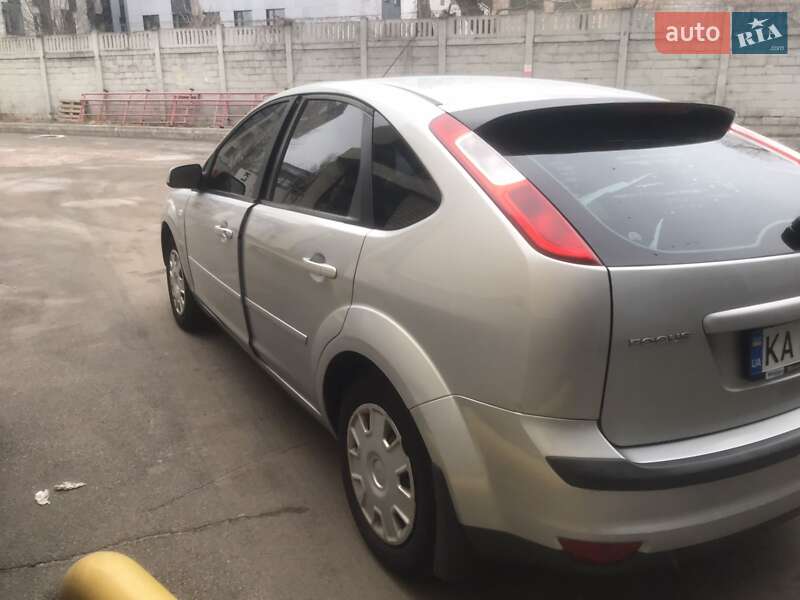 Хэтчбек Ford Focus 2007 в Киеве
