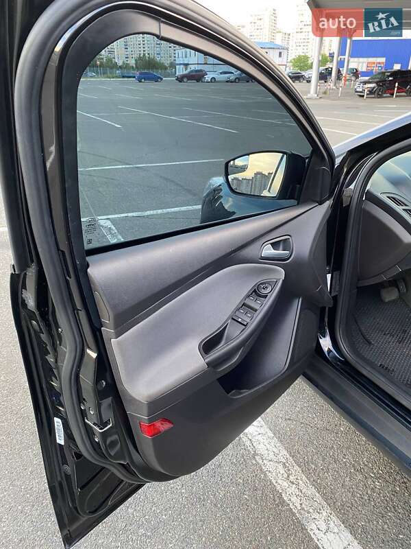 Седан Ford Focus 2014 в Киеве фото 7 Седан Ford Focus 2014 в Киеве