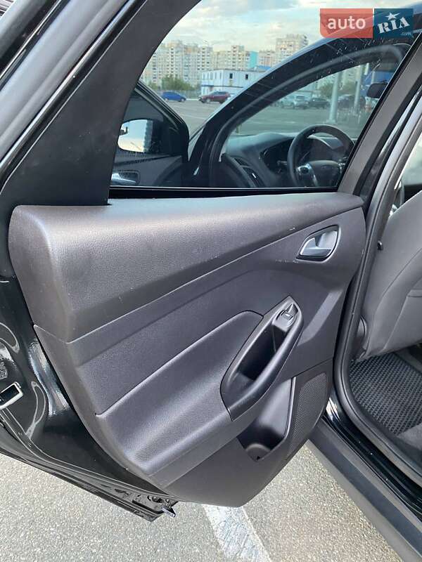 Седан Ford Focus 2014 в Киеве фото 12 Седан Ford Focus 2014 в Киеве