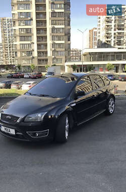 Хэтчбек Ford Focus 2006 в Киеве