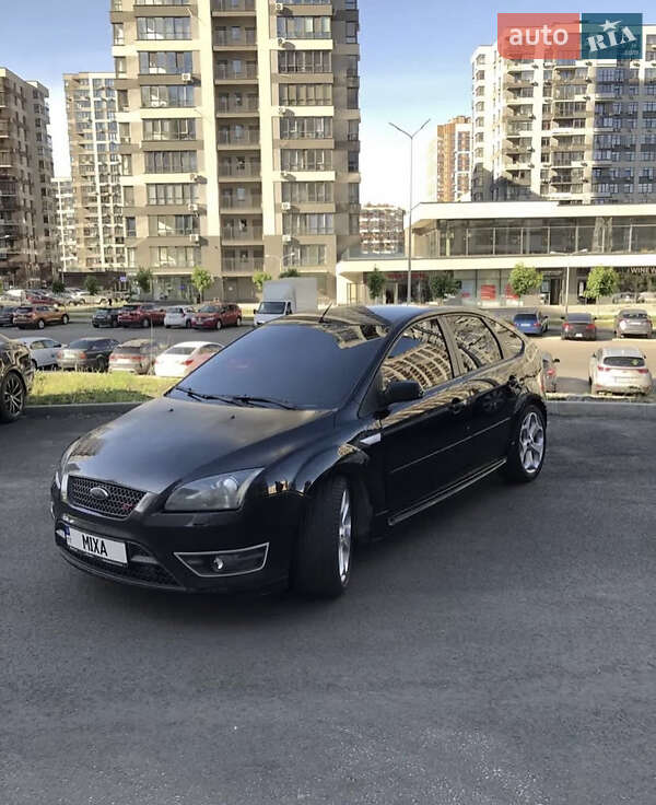 Хэтчбек Ford Focus 2006 в Киеве