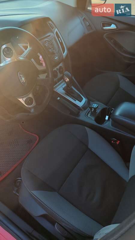 Хетчбек Ford Focus 2014 в Чернівцях фото 9 Хетчбек Ford Focus 2014 в Чернівцях