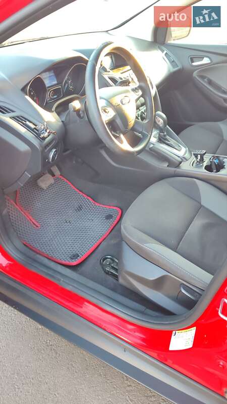 Хетчбек Ford Focus 2014 в Чернівцях фото 10 Хетчбек Ford Focus 2014 в Чернівцях