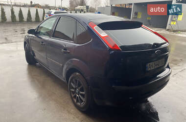 Хетчбек Ford Focus 2006 в Ромнах