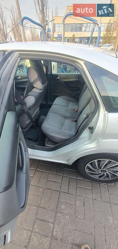 Хетчбек Ford Focus 2004 в Києві