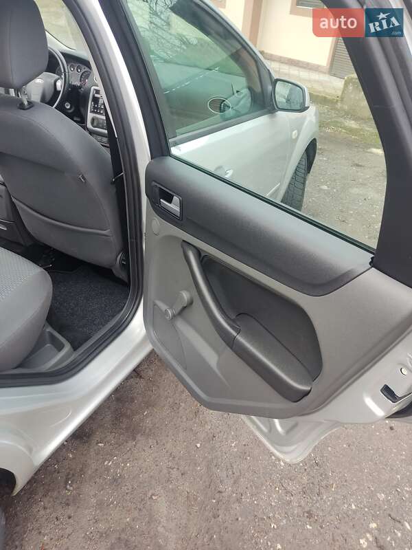 Универсал Ford Focus 2006 в Дубно