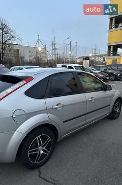 Хэтчбек Ford Focus 2010 в Киеве