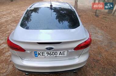 Седан Ford Focus 2015 в 