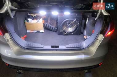 Седан Ford Focus 2015 в 